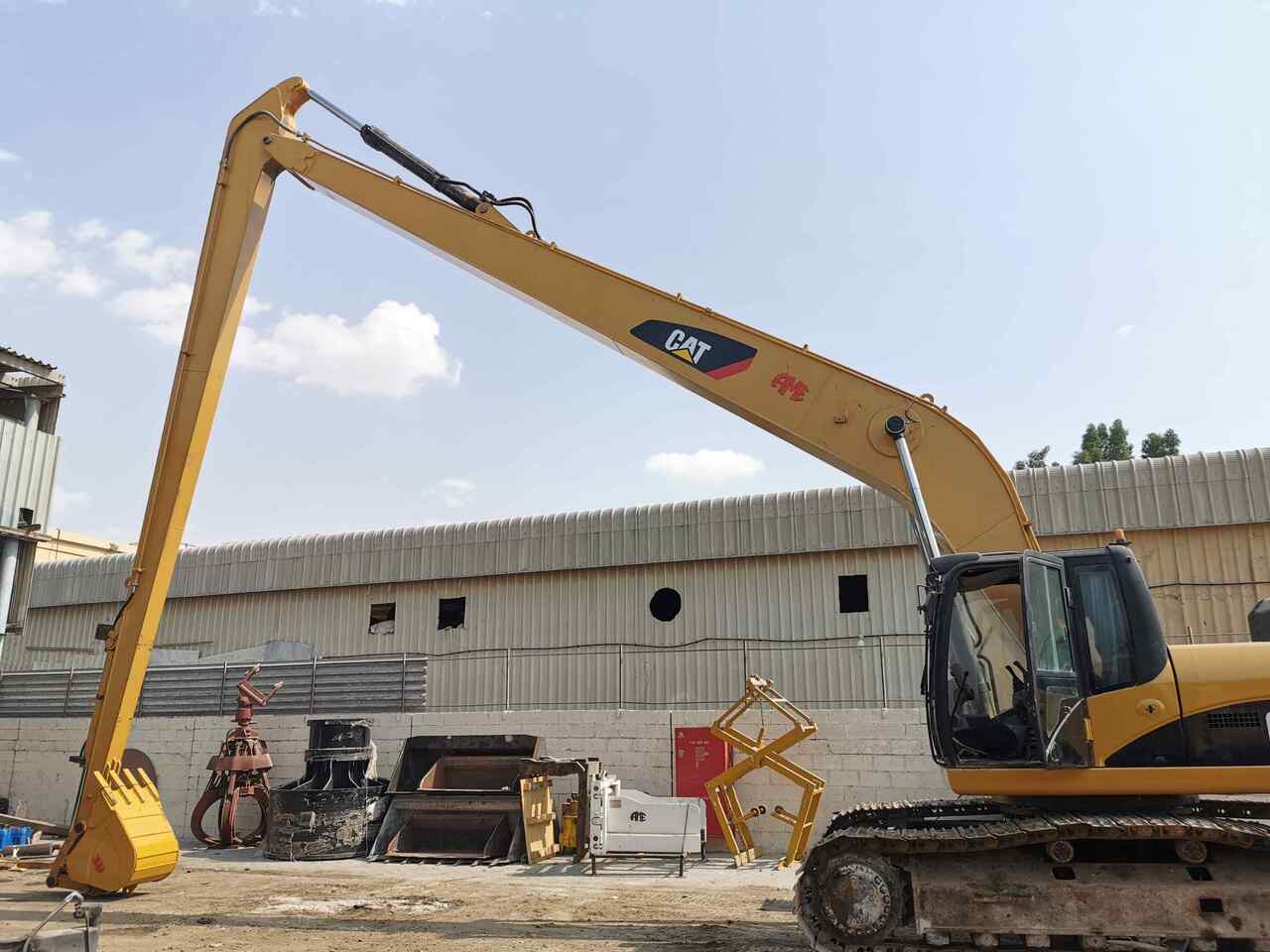 Long Boom Excavator on Rent | Long Reach Excavators