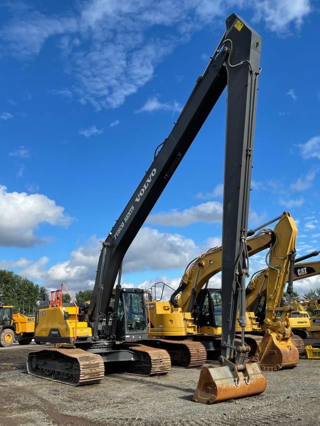 Long Reach Excavators for rent, Long Reach Excavators on rent, earthmoving contractors