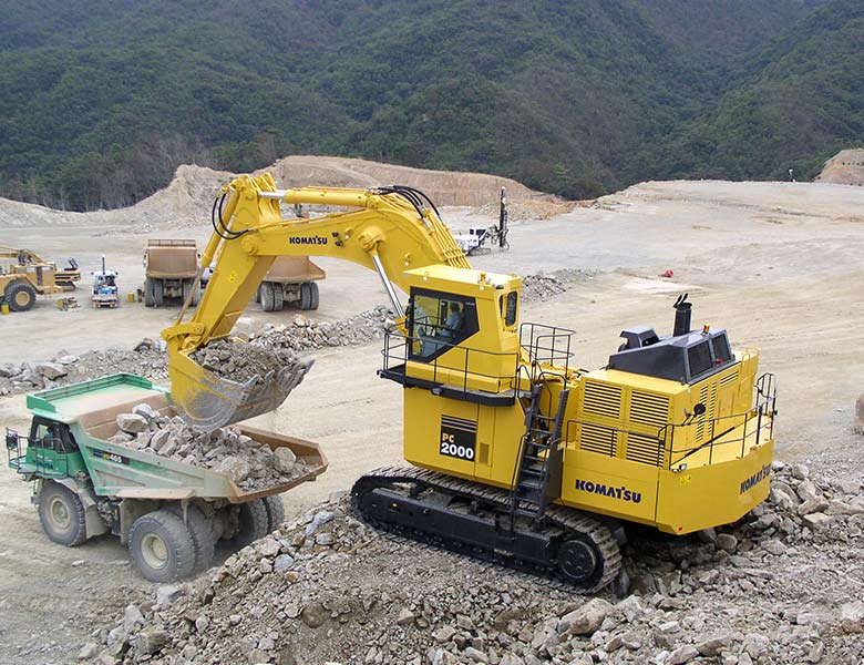 heavy excavator for mining, Komatsu PC 2000 on rent