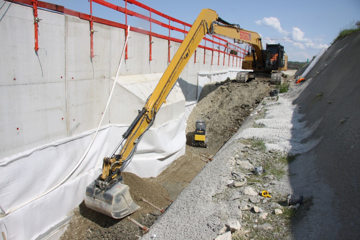 Long Boom Excavator