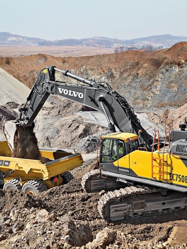 earthmoving equipment for rent in Pune earthmoving equipment for rent in Pune