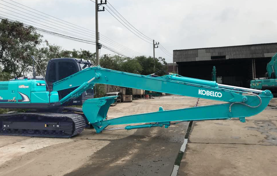 Kobelco 520 long boom Excavator on Rent