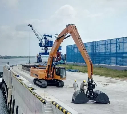 Port Excavator on Rent