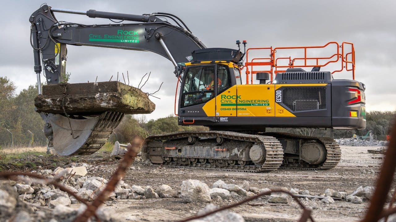Volvo 500 excavator on rent