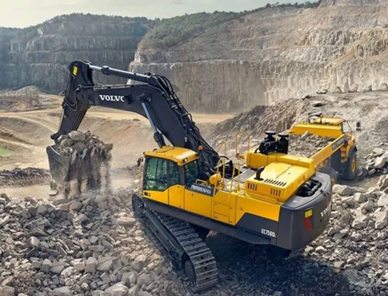 Volvo 500 excavator on rent