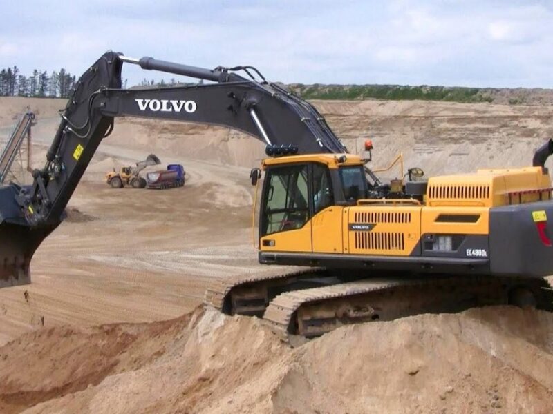 Volvo 480 Excavator on Rent