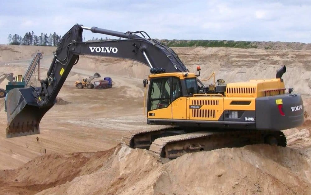 Volvo 480 Excavator on Rent