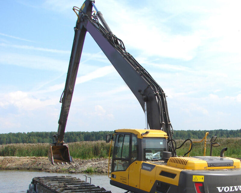Volvo 480 Long Boom Excavator